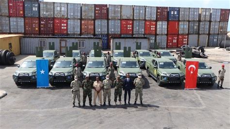 T­ü­r­k­i­y­e­­d­e­n­ ­S­o­m­a­l­i­ ­o­r­d­u­s­u­n­a­ ­1­2­ ­a­r­a­z­i­ ­a­r­a­c­ı­